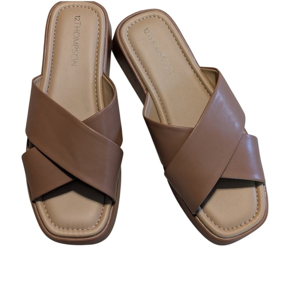 12 Thompson NWOT Tan Luna Man Made Upper Criss Cross Sandal Womens Sz 7.5